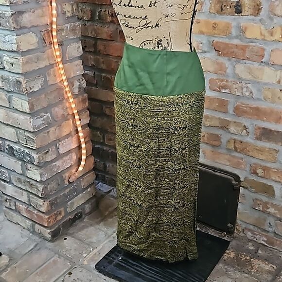 NWT MetroStyle Green Paisley assymetrical maxi skirt size 14 - Picture 7 of 13